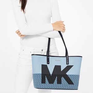 Michael Kors Two-Tone Blue Signature Carter Tote